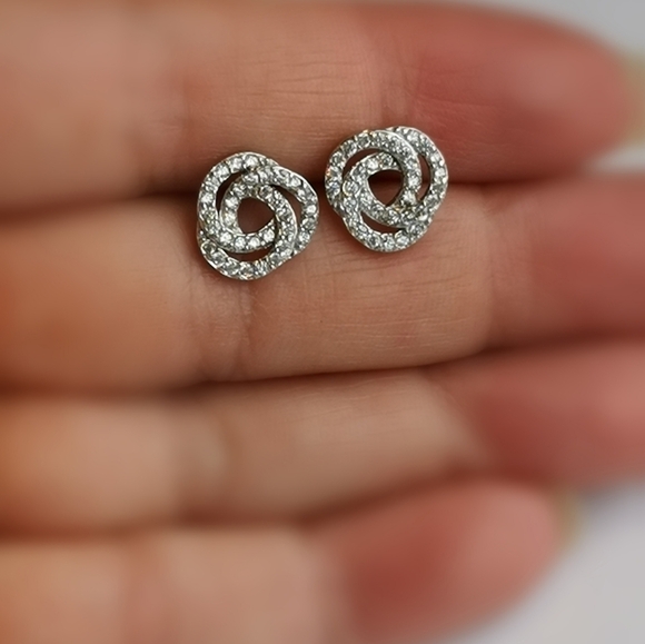 "love Knot" cz sterling silver stud earrings - Picture 4 of 6